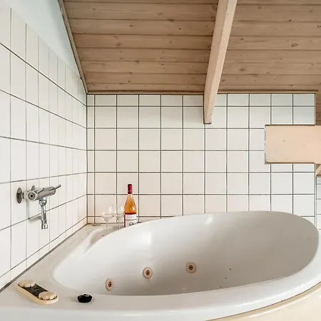 Holiday home Pool House With And Sauna, 200 Meters From The North Sea,