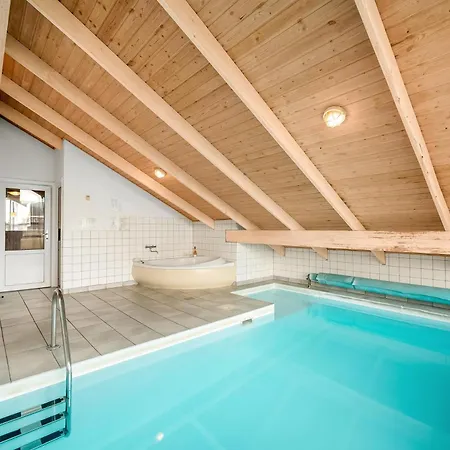 Prázdninový dům Pool House With And Sauna, 200 Meters From The North Sea *