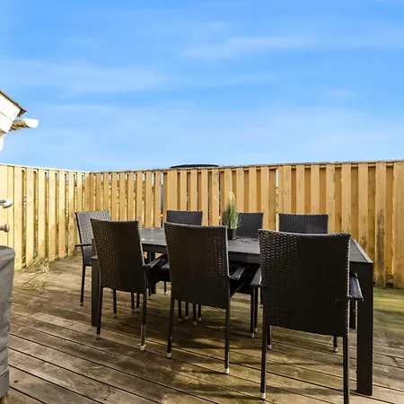 Hébergement de vacances Pool House With And Sauna, 200 Meters From The North Sea Frostrup