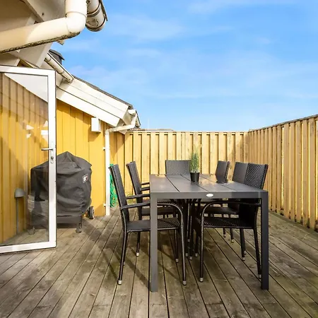 Pool House With And Sauna, 200 Meters From The North Sea, *